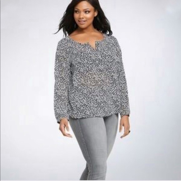 Torrid Kissing Hearts Chiffon Top - Picture 1 of 11